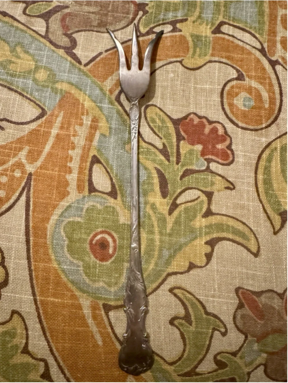 Antique 1835 R Wallace HIBISCUS Silverplate Lettuce Fork Monogram P - Picture 2 of 6
